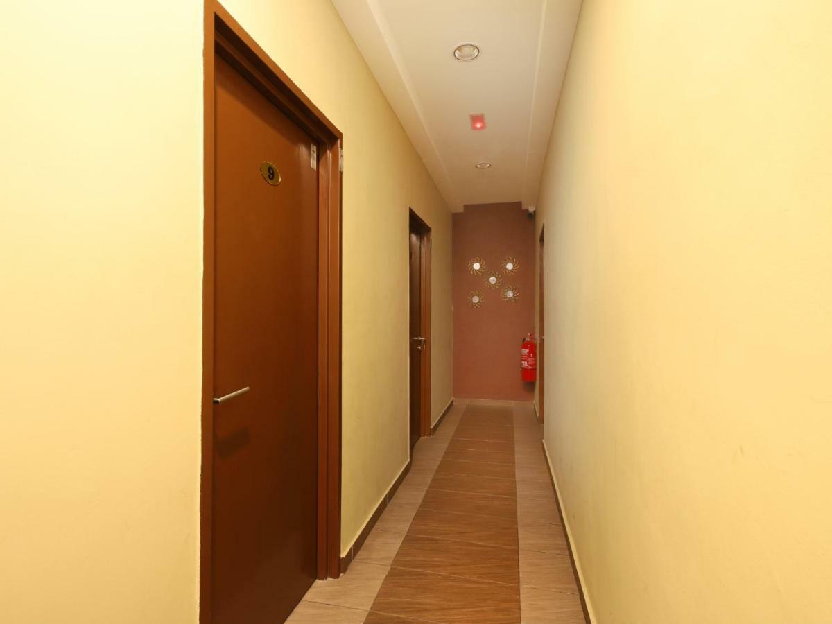 Oyo 721 Silibin Times Inn Hotel Ipoh Buitenkant foto